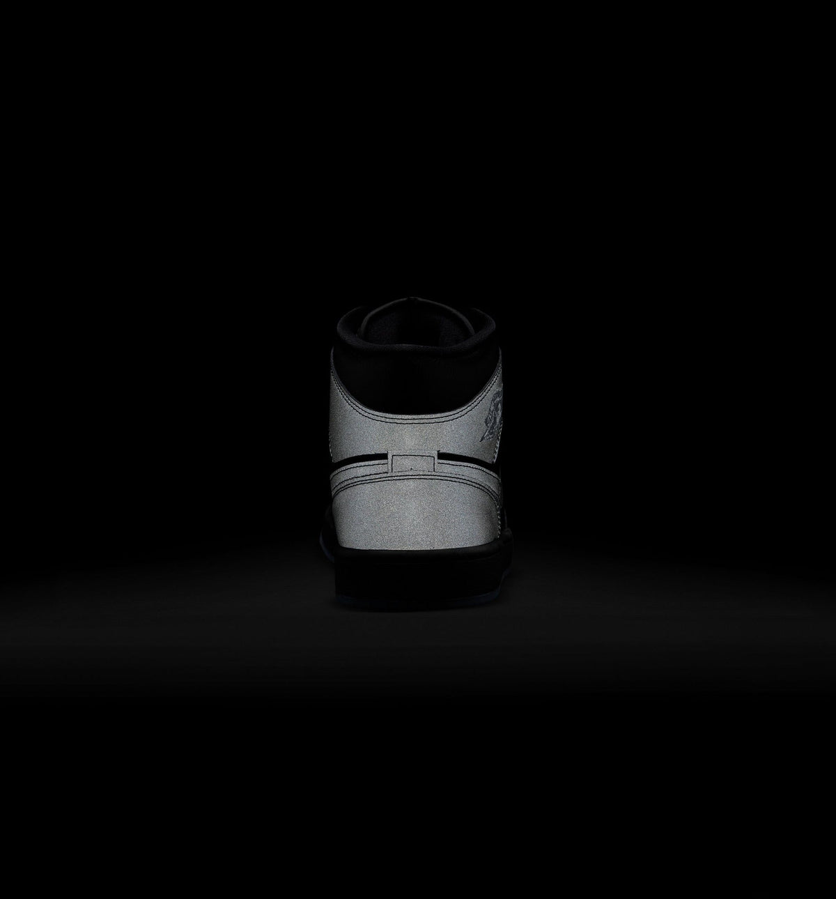 Air Jordan 1 Mid SE Men's Lifestyle Shoes - Black / Grey